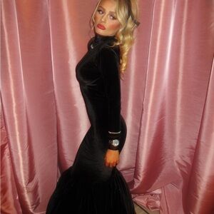 Elegant Black Velvet Evening Gown